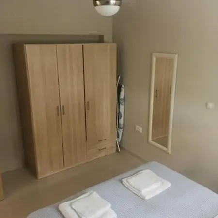 Sea View Apartment *